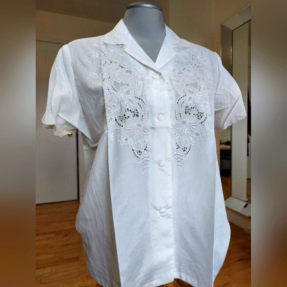 Vintage Embroidered Silk Botton Down Shirt - Large - New with Tags